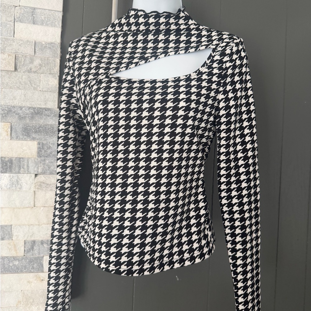 SHEIN Black and White Houndstooth Blouse